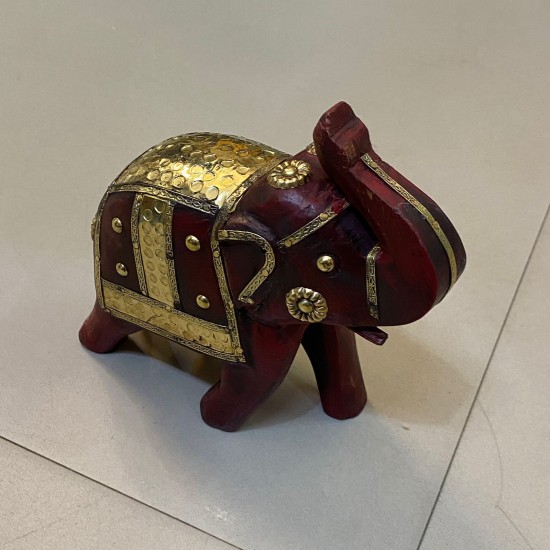 Elephant showpiece with traditional brass art work 